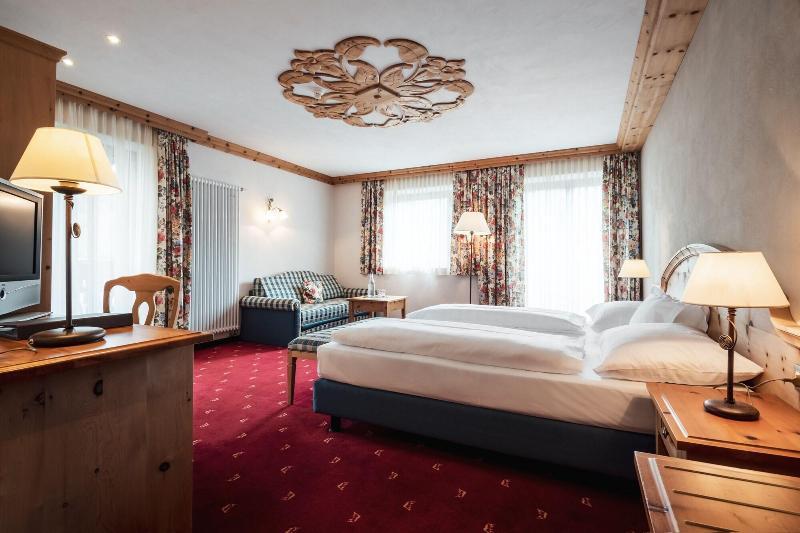 Kristallhotel Corona-Krone San Vigilio Di Marebbe Ngoại thất bức ảnh